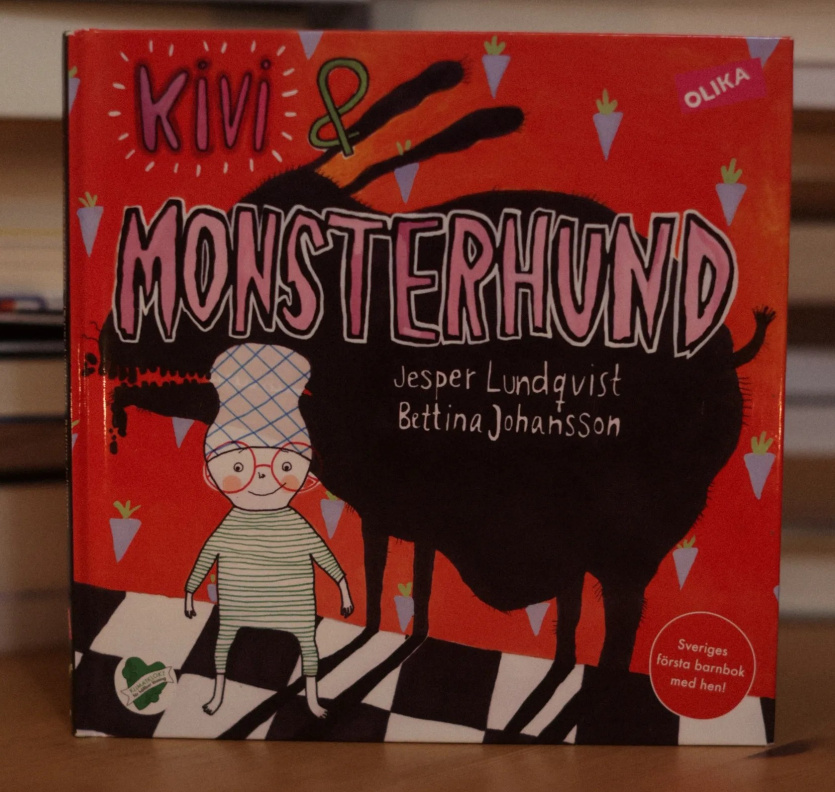 W 2012 r. została opublikowana książka "Kiwi i Pies-potwór" i była to pierwsza książka obrazkowa z tym zaimkiem.