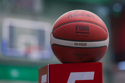 Zdjęcie do aukcji 52. Piłka z autografami koszykarek AZS UG