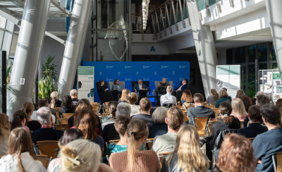 212 w skali Fahrenheita - debata o otwartej nauce na Wydziale Biologii UG 2026-03-12