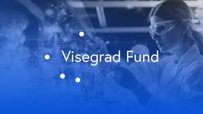napis visegrad, w tle kobieta w okularach laboratoryjnych
