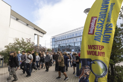Gdański Salon Maturzystów Perspektywy 2026 - przed wejściem na WPiA, fot. Grzegorz Mehring/Gdańsk.pl