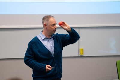 dr hab Thomas Zlosnik podczas Science Show
