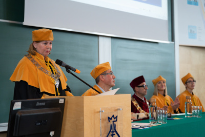 Dziekan i prodziekani Wydziału Chemii oraz Rektor UG podczas inauguracji roku akademickiego 2026/2027