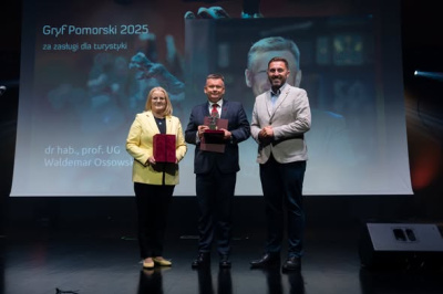 Prof. Waldemar Ossowski podczas wręczenia nagrody "Gryf Pomorski" 9.10.2026
