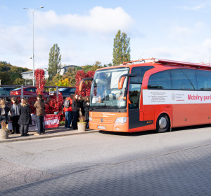 mobilny punkt krwiodawstwa przed WNS, fot. B. Jętczak