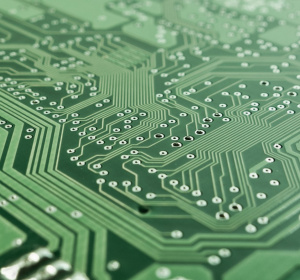 Międzynarodowe Centrum Teorii Technologii Kwantowych (ICTQT) działające przy Uniwersytecie Gdańskim rozpoczęło korzystanie z platformy do obliczeń o wysokiej wydajności dostarczonej przez Hewlett Packard Enterprise (HPE), której głównym elementem jest serwer HPE SuperDome Flex, czytamy w komunikacie prasowym HPE.