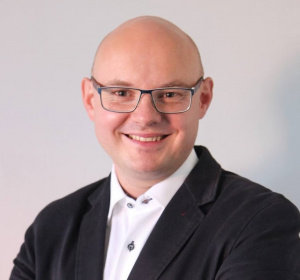 Dr Paweł Trawicki