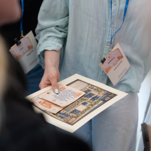 BIP „Outdoor Education in Intercultural Perspective” na tle ściany "Witamy na UG"