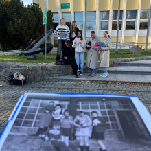 Przymiarka do zdjęcia: studentki