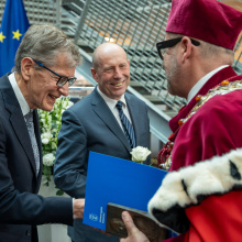 Nadanie tytułu doktora honoris causa Uniwersytetu Gdańskiego prof. dr. hab. Piotrowi Hofmańskiemu