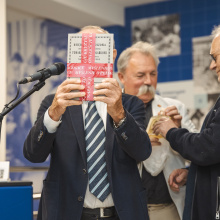 Jubileusz, wernisaż i promocja powieści prof. Tomasza Szkudlarka, fot. Alan Stocki, 050