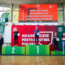 Mistrzyni w kickboxingu na podium