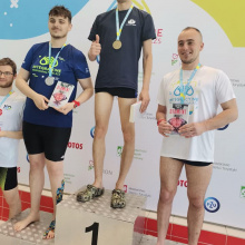 Na podium złoty medalista 50 m stylem klasycznym