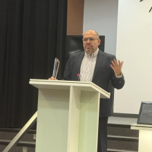 Kierownik Radia MORS dr Maciej Goniszewski