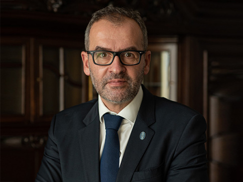 Na zdjęciu prof. Piotr Stepnowski, rektor UG