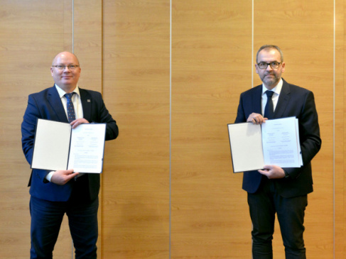 prof. Krzysztof Wilde i prof. Piotr Stepnowski