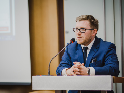 dr Tomasz Snarski