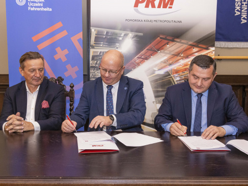 Podpisanie umowy z PKM