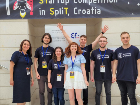 Dr Joanna Próchniak ze studentami w Splicie