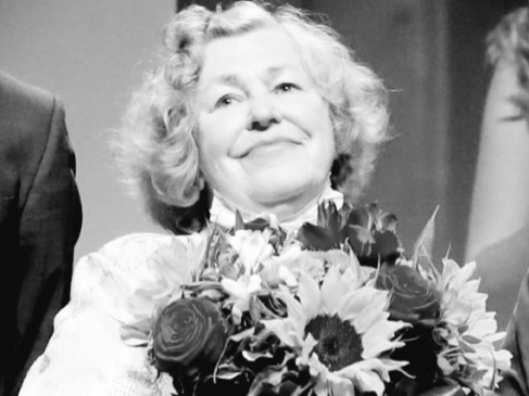 Prof. Ewa Nawrocka